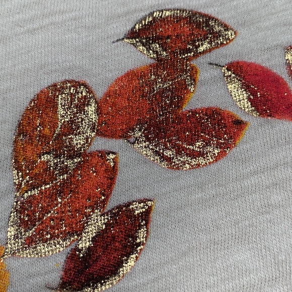 Old Navy Fall Heart Graphic Tee ๐ Oatmeal - Picture 9 of 12